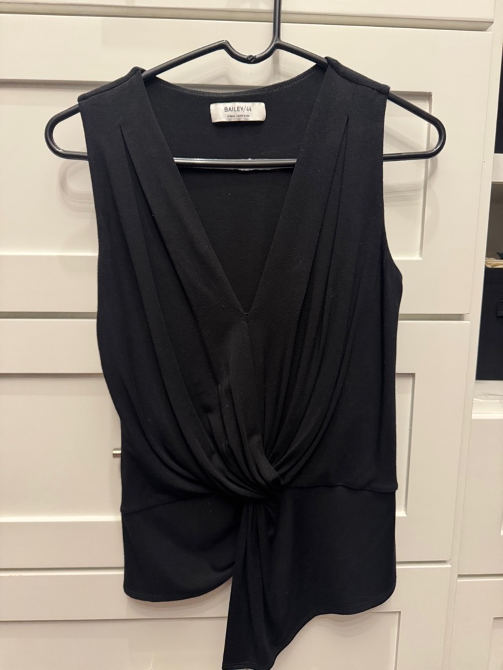 Flattering Bailey 44 Black Draped Twist V-Neck Sleeveless peplum Top SZ XS
